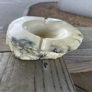 Genuine Alabaster Hand Carved In Italy Large Vintage Ashtray 7” x 6” x 1.25”.